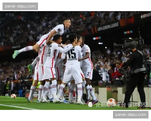 法兰克福公布欧联杯出局后联赛名单，多名年轻球员得到征召